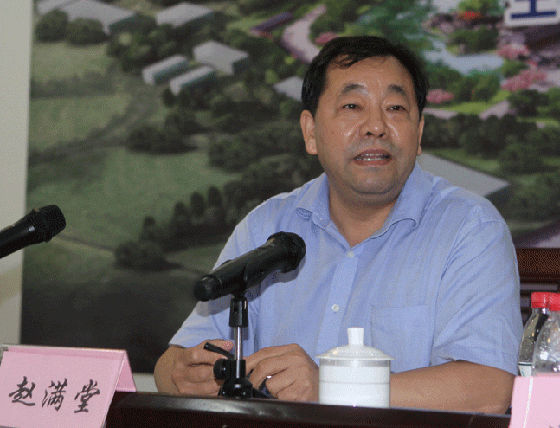 甘肃省委常委、宣传部部长连辑在本公司董事、集团董事长赵满堂陪同下到集团北京盛世南宫调研指导工作
